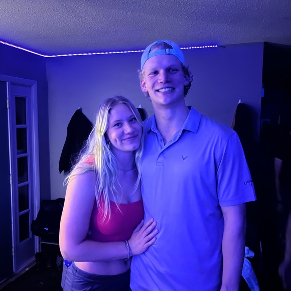 Meet your Posher, Addison - Picture 1 of 1